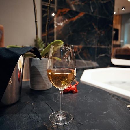 Monza Mirror Apartment Kikinda Luaran gambar