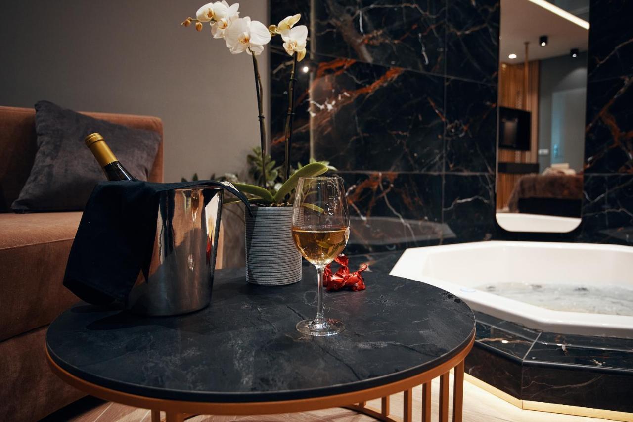 Monza Mirror Apartment Kikinda Luaran gambar