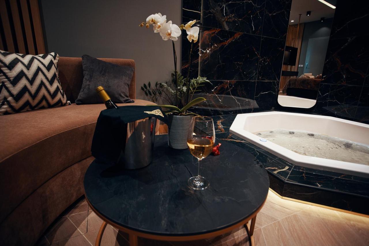 Monza Mirror Apartment Kikinda Luaran gambar